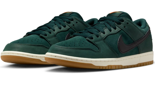 Nike SB Orange Label Dunk Low Pro Shoes - Deep Fir / Black - Fir - Sail